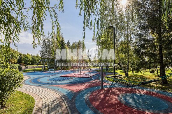 Коттеджный поселок Монтевиль: . Новорижское ш., 23 км от МКАД