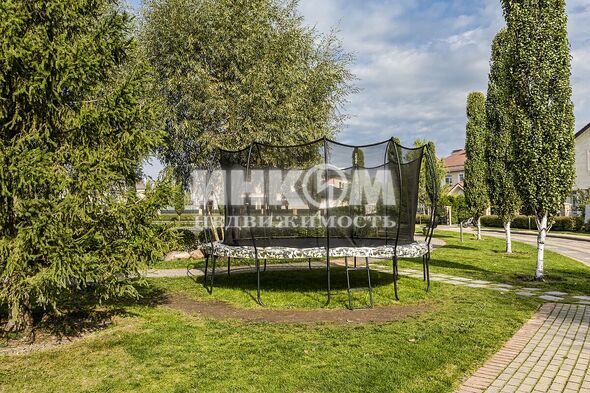 Коттеджный поселок Монтевиль: . Новорижское ш., 23 км от МКАД