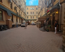 Купить четырехкомнатную квартиру в Москве, Страстной б-р