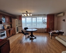 Купить трехкомнатную квартиру в Москве, 