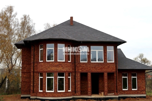 Коттеджный поселок Новая Ильичевка: Дома. Киевское ш., 22 км от МКАД