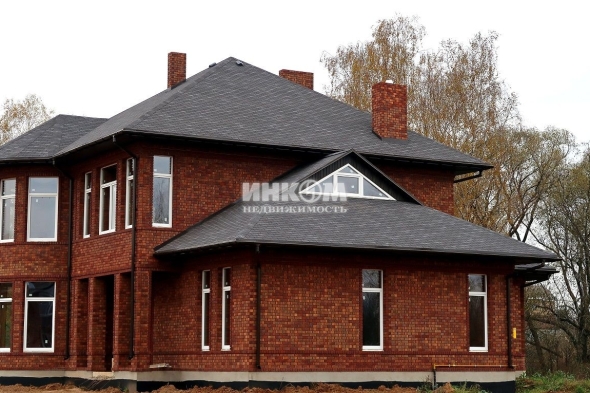 Коттеджный поселок Новая Ильичевка: Дома. Киевское ш., 22 км от МКАД