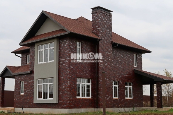 Коттеджный поселок Новая Ильичевка: Дома. Киевское ш., 22 км от МКАД